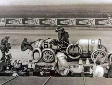 Δείτε πώς έκαναν pit stop το ... 1931 (βίντεο)